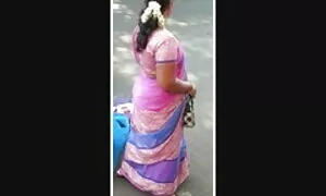ಭಾರತೀಯರು ಕತ್ತೆ ಪೃಷ್ಠ ...